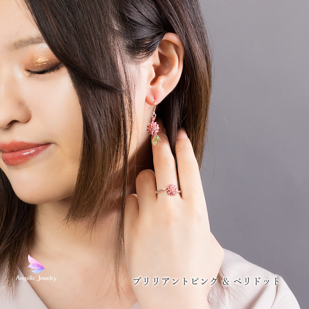 ダリアのピアス- 花びら一枚一枚に七宝焼を施した上品な一品 P153 ダリアのピアス- 花びら一枚一枚に七宝焼を施した上品な一品